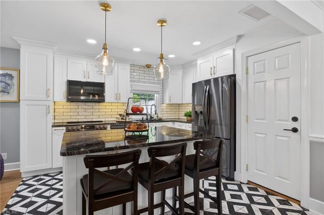 2828 Meadow DR, Chesapeake, VA 23321
