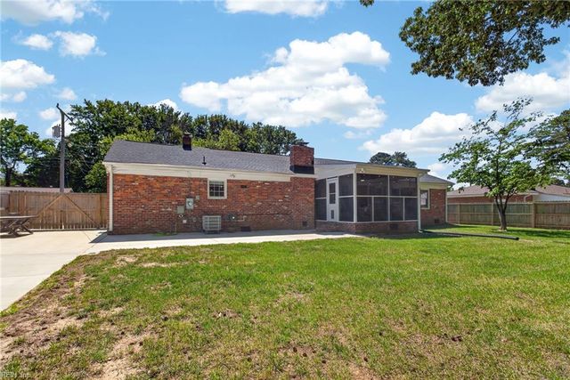 2828 Meadow DR, Chesapeake, VA 23321