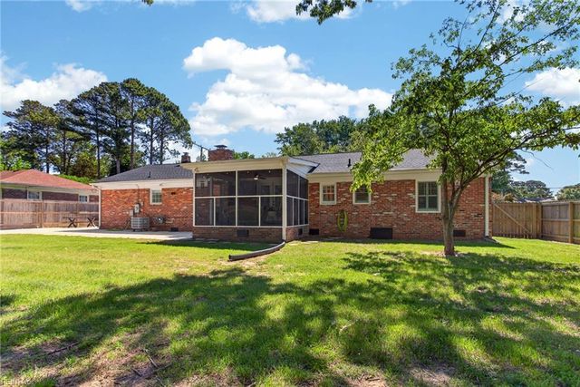 2828 Meadow DR, Chesapeake, VA 23321