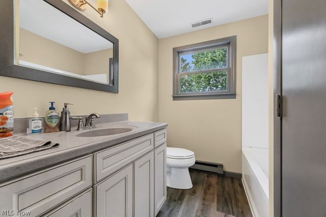 13390 Ravenna Avenue NE, Hartville, OH 44632