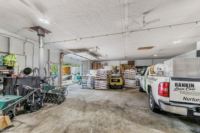 13390 Ravenna Avenue NE, Hartville, OH 44632