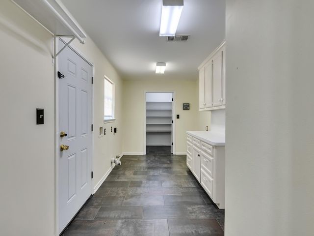 1928 Greentree Drive, Huntsville, TX 77340