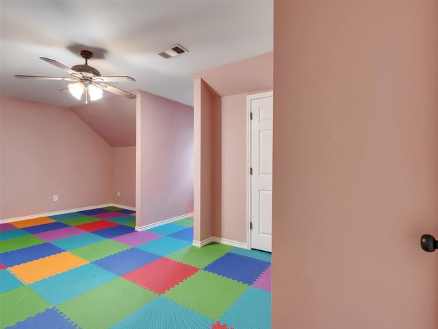 1928 Greentree Drive, Huntsville, TX 77340