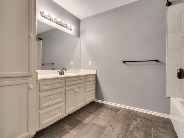 1928 Greentree Drive, Huntsville, TX 77340