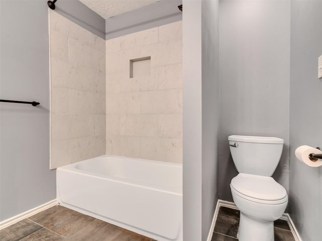 1928 Greentree Drive, Huntsville, TX 77340