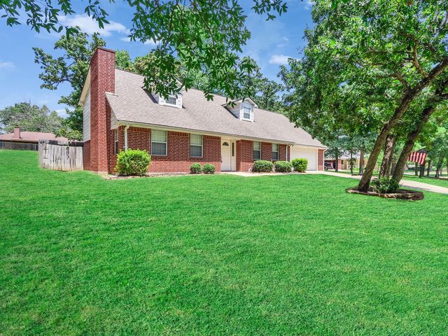 1928 Greentree Drive, Huntsville, TX 77340