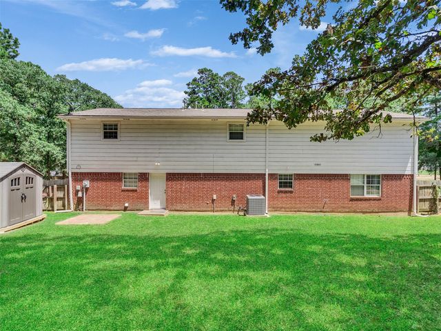 1928 Greentree Drive, Huntsville, TX 77340