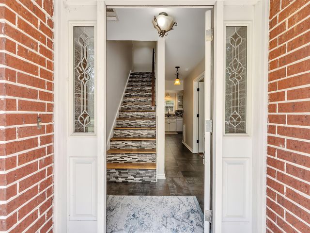 1928 Greentree Drive, Huntsville, TX 77340