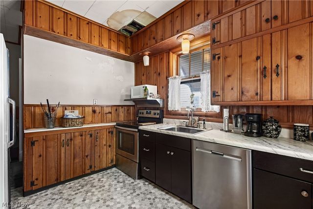 12 America Avenue, Wheeling, WV 26003