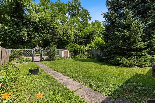 12 America Avenue, Wheeling, WV 26003