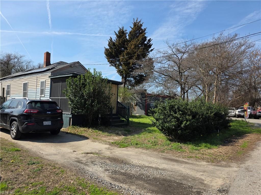 704 Burrow AVE, Chesapeake, VA 23324