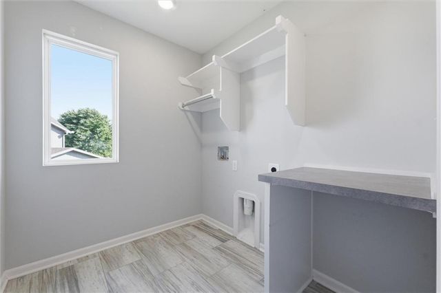 12434 Live Oak Circle, Peculiar, MO 64078