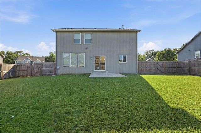 12434 Live Oak Circle, Peculiar, MO 64078