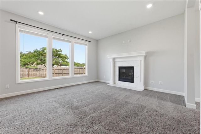 12434 Live Oak Circle, Peculiar, MO 64078