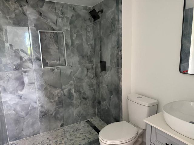 112 Royal Park Drive 4b, Oakland Park, FL 33309