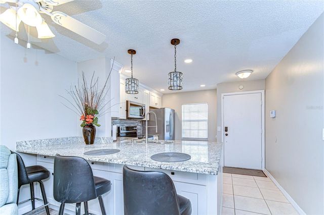 13870 OAKWOOD LANE 13870, Seminole, FL 33776