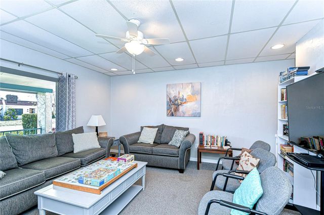 13870 OAKWOOD LANE 13870, Seminole, FL 33776