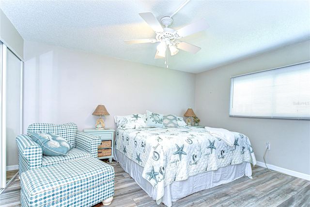 13870 OAKWOOD LANE 13870, Seminole, FL 33776
