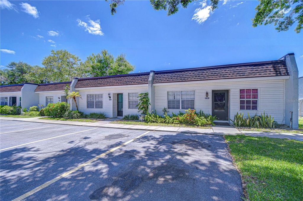13870 OAKWOOD LANE 13870, Seminole, FL 33776
