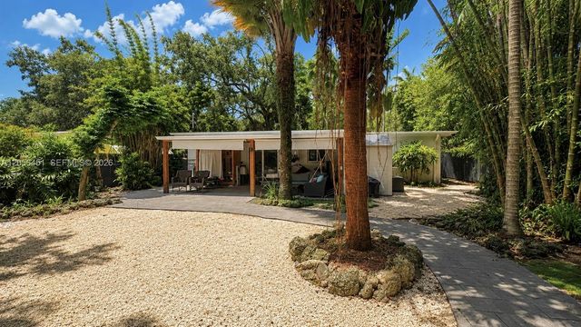 6834 SW 78th Ter, South Miami, FL 33143