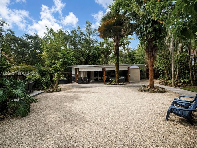 6834 SW 78th Ter, South Miami, FL 33143