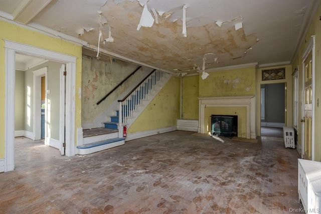 102 W Wiley Street, Maybrook, NY 12543