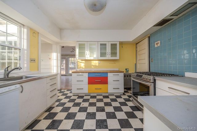 102 W Wiley Street, Maybrook, NY 12543