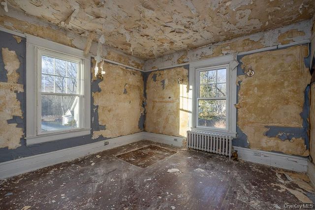 102 W Wiley Street, Maybrook, NY 12543