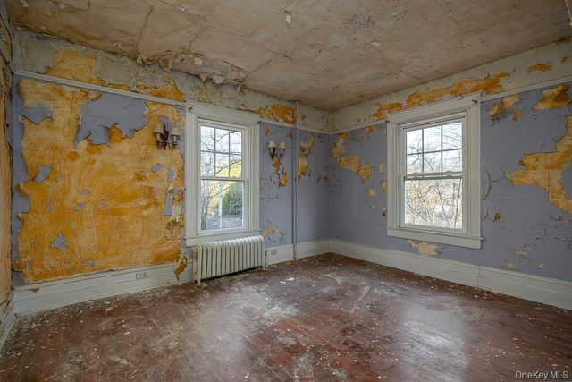 102 W Wiley Street, Maybrook, NY 12543