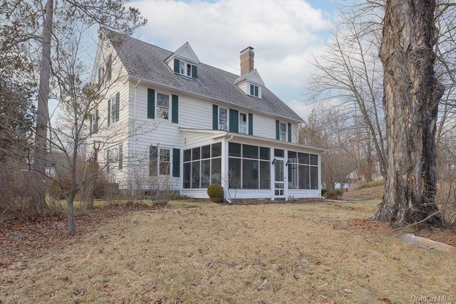 102 W Wiley Street, Maybrook, NY 12543