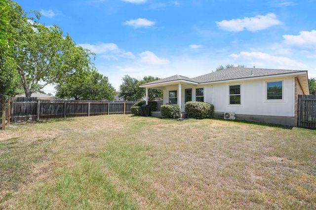 1511 Nettie DR, Leander, TX 78641