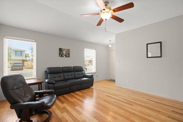1511 Nettie DR, Leander, TX 78641