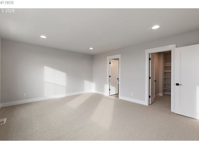 12171 Sw Autumnview St, Tigard, OR 97224