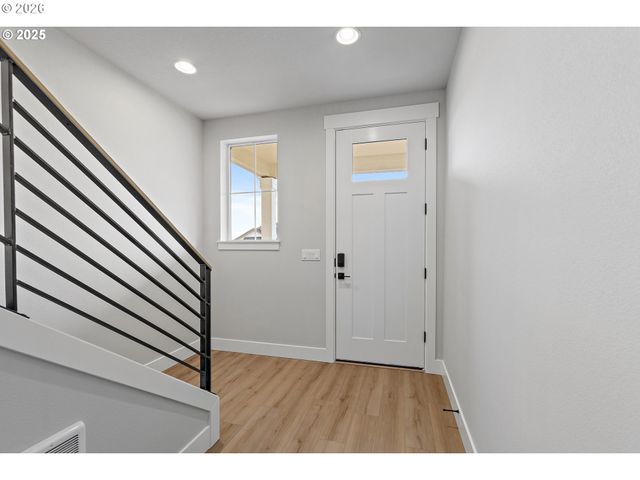 12171 Sw Autumnview St, Tigard, OR 97224