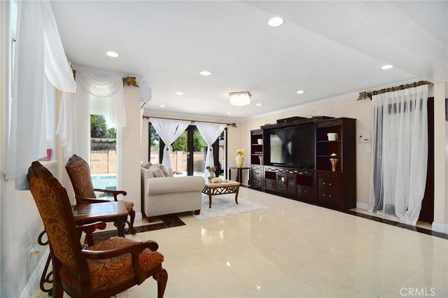 6508 Moorcroft Avenue, Woodland Hills, CA 91303