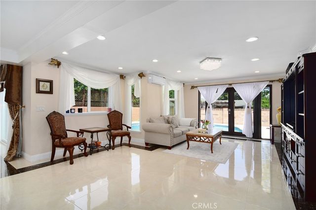6508 Moorcroft Avenue, Woodland Hills, CA 91303