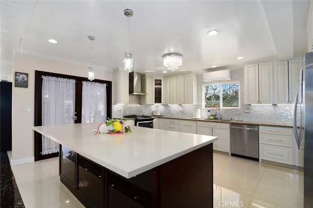 6508 Moorcroft Avenue, Woodland Hills, CA 91303