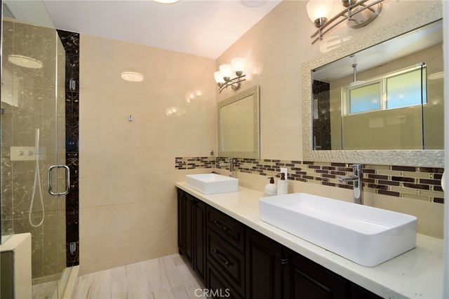 6508 Moorcroft Avenue, Woodland Hills, CA 91303