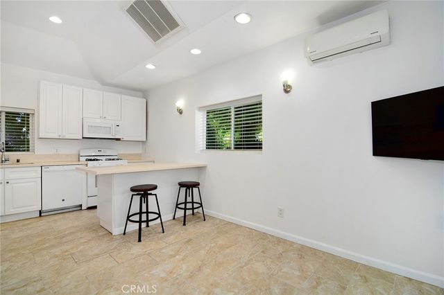 6508 Moorcroft Avenue, Woodland Hills, CA 91303