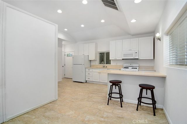 6508 Moorcroft Avenue, Woodland Hills, CA 91303