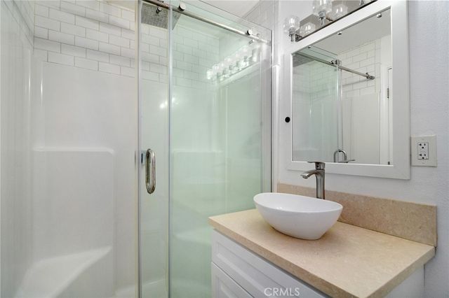 6508 Moorcroft Avenue, Woodland Hills, CA 91303