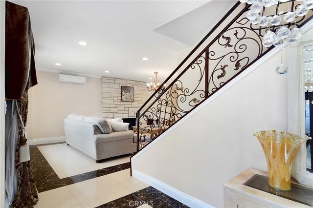 6508 Moorcroft Avenue, Woodland Hills, CA 91303