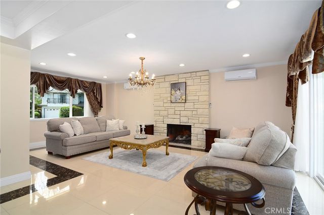 6508 Moorcroft Avenue, Woodland Hills, CA 91303