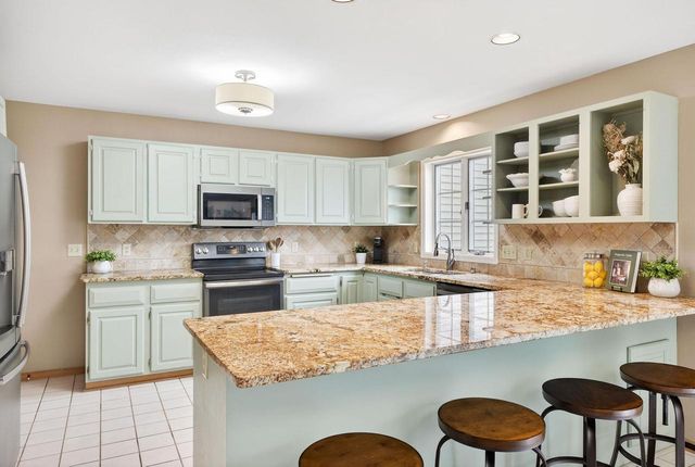 5700 FRUSHER Lane, Fitchburg, WI 53711