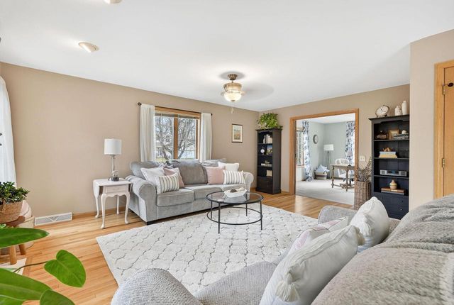 5700 FRUSHER Lane, Fitchburg, WI 53711