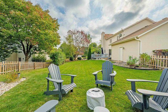 5700 FRUSHER Lane, Fitchburg, WI 53711