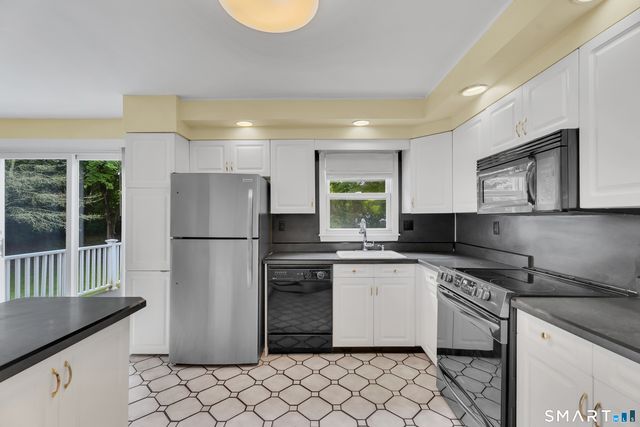 1144 Long Hill Road, Guilford, CT 06437
