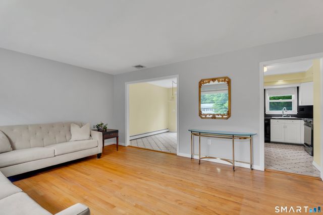 1144 Long Hill Road, Guilford, CT 06437