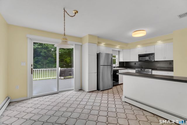 1144 Long Hill Road, Guilford, CT 06437