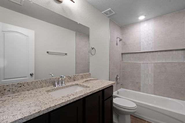 321 EMERALD EARTH Lane, Horizon City, TX 79928